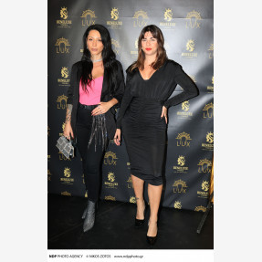 “Σάββατο Βράδυ” μας τραγουδάει ο Γιώργος Κακοσαίος, στο απόλυτο place-to-be της Αθηναϊκής νύχτας “Lux Stage Athens”, υποδέχοντας λαμπερές παρουσίες!