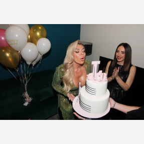 Εντυπωσιακό party έκπληξη για την αγαπημένη τραγουδίστρια Johanna στο “Vog Club Thessaloniki”