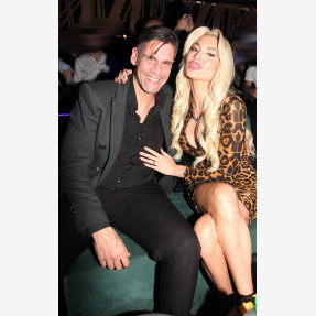 Εντυπωσιακό party έκπληξη για την αγαπημένη τραγουδίστρια Johanna στο “Vog Club Thessaloniki”