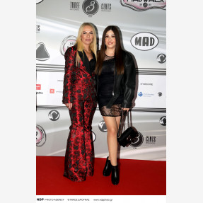 Τo brand “Effie K.” ξεχώρισε στα “MadWalk 2025” με την glam rock συλλογή “Light in the dark”.