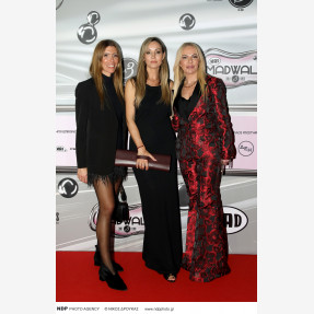 Τo brand “Effie K.” ξεχώρισε στα “MadWalk 2025” με την glam rock συλλογή “Light in the dark”.