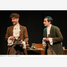 Θέατρο Αποθήκη.Επίσημη πρεμιέρα "Άνθρωπος χωρίς όνομα"