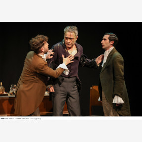 Θέατρο Αποθήκη.Επίσημη πρεμιέρα "Άνθρωπος χωρίς όνομα"