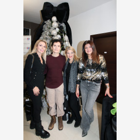 Charity Xmas Event του κορυφαίου ομίλου ομορφιάς “Hollywood Clinic”, στηρίζοντας το σωματείο “Δεν Υπάρχουν Άνθρωποι με Ειδικές Ανάγκες - Μόνο Άνθρωποι (ΔΥΑΜΕΑ)”, που πραγματοποιήθηκε στη Θεσσαλονίκη!