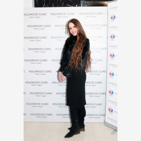 Charity Xmas Event του κορυφαίου ομίλου ομορφιάς “Hollywood Clinic”, στηρίζοντας το σωματείο “Δεν Υπάρχουν Άνθρωποι με Ειδικές Ανάγκες - Μόνο Άνθρωποι (ΔΥΑΜΕΑ)”, που πραγματοποιήθηκε στη Θεσσαλονίκη!