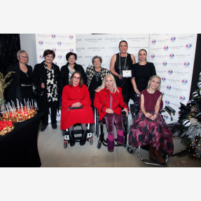 Charity Xmas Event του κορυφαίου ομίλου ομορφιάς “Hollywood Clinic”, στηρίζοντας το σωματείο “Δεν Υπάρχουν Άνθρωποι με Ειδικές Ανάγκες - Μόνο Άνθρωποι (ΔΥΑΜΕΑ)”, που πραγματοποιήθηκε στη Θεσσαλονίκη!