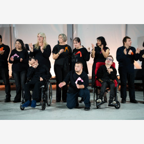 “Παγκόσμια Ημέρα Αναγνώρισης Δικαιωμάτων των Ατόμων με Αναπηρία”: Μια βραδιά ενότητας, μουσικής και συγκίνησης στην Ελευσίνα!