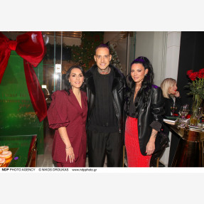 Ο απόλυτος προορισμός ομορφιάς των Νοτίων Προαστίων “Miel Beauty Bar and More” είχε γενέθλια και τα γιόρτασε με το πιο sparkly party!