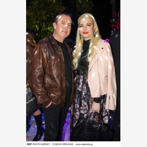 Ο απόλυτος προορισμός ομορφιάς των Νοτίων Προαστίων “Miel Beauty Bar and More” είχε γενέθλια και τα γιόρτασε με το πιο sparkly party!