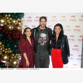 Ο απόλυτος προορισμός ομορφιάς των Νοτίων Προαστίων “Miel Beauty Bar and More” είχε γενέθλια και τα γιόρτασε με το πιο sparkly party!