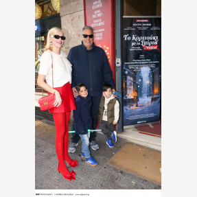 Θέατρο Αθηνών.Πρεμιέρα "Το Κοριτσάκι με τα Σπίρτα: Το Μιούζικαλ"