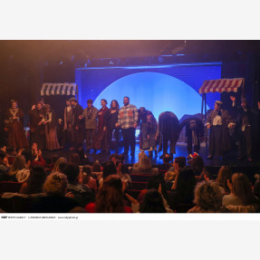 Θέατρο Αθηνών.Πρεμιέρα "Το Κοριτσάκι με τα Σπίρτα: Το Μιούζικαλ"