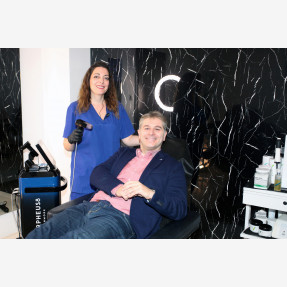 Beauty point επωνύμων το κορυφαίο κέντρο ομορφιάς “Hollywood Clinic” στην καρδιά της Θεσσαλονίκης.