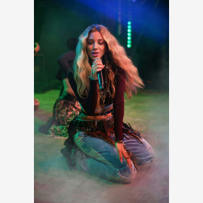 Λένια Ραζή: Η πρώτη λαμπερή live εμφάνιση μετά την περιπέτεια της υγείας της!