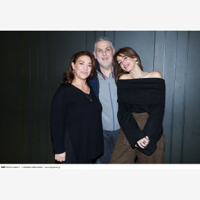 "Μαύρη Γαλότσα" της Βάσιας Αργέντη, μια κωμωδία για όλη την οικογένεια με τους: Ελένη Καστάνη, Μέμο Μπεγνή και Αντιγόνη Νάκα