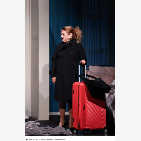 "Μαύρη Γαλότσα" της Βάσιας Αργέντη, μια κωμωδία για όλη την οικογένεια με τους: Ελένη Καστάνη, Μέμο Μπεγνή και Αντιγόνη Νάκα