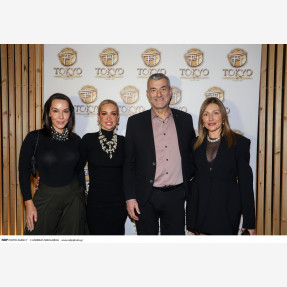 Με μία μεγάλη “αγκαλιά” υποδέχθηκε η αγαπημένη Ιουλία Καλλιμάνη στη λαμπερή charity βραδιά, που διοργάνωσε για τη στήριξη των “ΔΥΑΜΕΑ”, “ΚΕΕΠΕΑ Ορίζοντες”, “ΚΕΑΤ” & “Όλοι Εμείς”, μέλη και τις οικογένειες τους στο “Tokyo Theater Athens”!