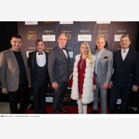 20 χρόνια “KYANA”: Ένα μεγαλειώδες anniversary party και το απόλυτο show κομμωτικής από τη “SASSOON ACADEMY” στο κατάμεστο “Christmas Theater”!