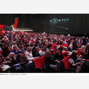 20 χρόνια “KYANA”: Ένα μεγαλειώδες anniversary party και το απόλυτο show κομμωτικής από τη “SASSOON ACADEMY” στο κατάμεστο “Christmas Theater”!