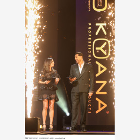 20 χρόνια “KYANA”: Ένα μεγαλειώδες anniversary party και το απόλυτο show κομμωτικής από τη “SASSOON ACADEMY” στο κατάμεστο “Christmas Theater”!
