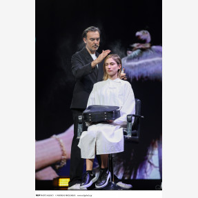 20 χρόνια “KYANA”: Ένα μεγαλειώδες anniversary party και το απόλυτο show κομμωτικής από τη “SASSOON ACADEMY” στο κατάμεστο “Christmas Theater”!