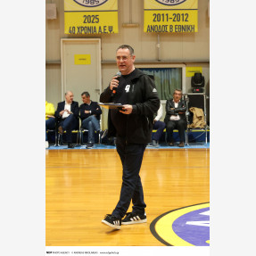 Κλειστό γήπεδο Ψυχικού "Δημήτρης Χουλιαράκης".Φιλανθρωπικός αγώνας Μπάσκετ