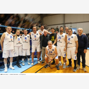 Κλειστό γήπεδο Ψυχικού "Δημήτρης Χουλιαράκης".Φιλανθρωπικός αγώνας Μπάσκετ