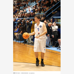 Κλειστό γήπεδο Ψυχικού "Δημήτρης Χουλιαράκης".Φιλανθρωπικός αγώνας Μπάσκετ