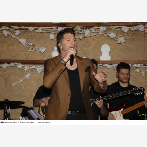 Κάθε Κυριακή μεσημέρι το απόλυτο live στο “Koukoutsi Restaurant” με τον μοναδικό Λούκα Γιώρκα!