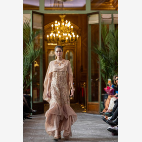 Λαμπερό Fashion Show του αγαπημένου brand “MYA Collection” της Δήμητρας Νίκα, στo πλαίσιo του Paris Fashion Week στο “La Galerie Bourbon”!