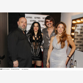 Grand Premiere Night για το «Simion» με τον εντυπωσιακό performer Τόνι Σφήνο, εγκαινιάζοντας τις πιο δυνατές Κυριακές του Πειραιά!