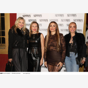 Grand Premiere Night για το «Simion» με τον εντυπωσιακό performer Τόνι Σφήνο, εγκαινιάζοντας τις πιο δυνατές Κυριακές του Πειραιά!