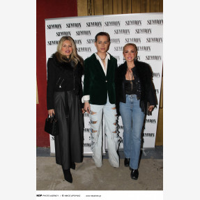 Grand Premiere Night για το «Simion» με τον εντυπωσιακό performer Τόνι Σφήνο, εγκαινιάζοντας τις πιο δυνατές Κυριακές του Πειραιά!