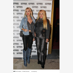 Grand Premiere Night για το «Simion» με τον εντυπωσιακό performer Τόνι Σφήνο, εγκαινιάζοντας τις πιο δυνατές Κυριακές του Πειραιά!