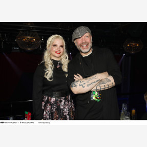 Grand Premiere Night για το «Simion» με τον εντυπωσιακό performer Τόνι Σφήνο, εγκαινιάζοντας τις πιο δυνατές Κυριακές του Πειραιά!