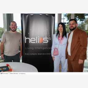 Helios Brain: Η νέα εποχή της Ζωντανής Νοημοσύνης ξεκίνησε επίσημα στην εκδήλωση κοπής πίτας της εταιρείας στο εμβληματικό “Dionysos Zonar’s” με φόντο την Ακρόπολη