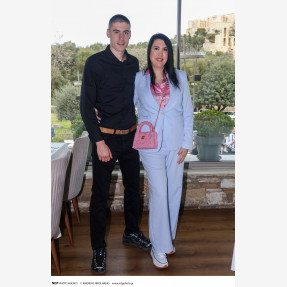 Helios Brain: Η νέα εποχή της Ζωντανής Νοημοσύνης ξεκίνησε επίσημα στην εκδήλωση κοπής πίτας της εταιρείας στο εμβληματικό “Dionysos Zonar’s” με φόντο την Ακρόπολη