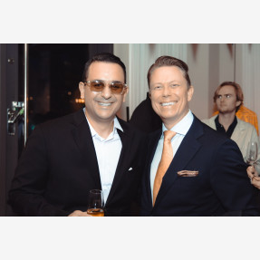 Το πολυσυζητημένο βιβλίο «Ένα ταξίδι αυτοενδυνάμωσης» του Έλληνα Ομογενή Γιώργου Γουλτίδη, που ήρθε να αλλάξει το mindset μιας ολόκληρης γενιάς, συνεχίζει να ταξιδεύει σε ολόκληρη την Ευρώπη.