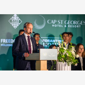 Το “Cap St Georges Hotel & Resort” φιλοξενεί την πιο σημαντική διοργάνωση, το Παγκόσμιο Πρωτάθλημα Σκακιού της “FIDE Candidates Tournament 2026” και έτσι  η Κύπρος έκανε……Ματ….στο σκάκι!