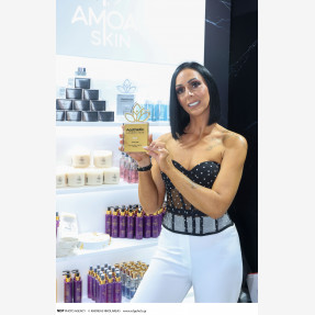 Λαμπερές παρουσίες για την “Amoa Skin”, που εντυπωσίασε στο πλαίσιο της 31ης διεθνούς έκθεσης επαγγελματικών προϊόντων ομορφιάς “Beauty Greece”!