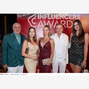 Τα βραβεία που ξεχώρισαν στα “3rd Influencers Awards”, ένα glamοrous event - θεσμός αφιερωμένο στους Έλληνες influencers, στην καρδιά της Αθηναϊκής Ριβιέρας!