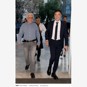 “ΤΙΚ ΤΑΚ ΕΡΧΕΤΑΙ!”: Με απόλυτη επιτυχία πραγματοποιήθηκε η παρουσίαση του νέου βιβλίου του Ευάγγελου Πούλιου από τις Εκδόσεις “Πεδίο” στην κατάμεστη αίθουσα του Ωδείου Αθηνών!