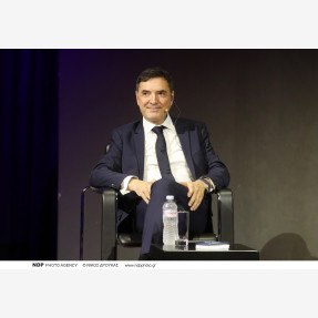 “ΤΙΚ ΤΑΚ ΕΡΧΕΤΑΙ!”: Με απόλυτη επιτυχία πραγματοποιήθηκε η παρουσίαση του νέου βιβλίου του Ευάγγελου Πούλιου από τις Εκδόσεις “Πεδίο” στην κατάμεστη αίθουσα του Ωδείου Αθηνών!