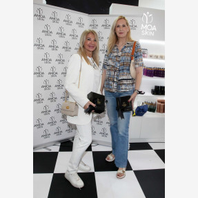 Meeting point επωνύμων και beauty aficionados το corner της “Amoa Skin”, που εντυπωσίασε στο πλαίσιο της 11ης έκθεσης “Beauty Macedonia” στην καρδιά της Θεσσαλονίκης!