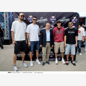 Ήταν όλοι εκεί για το μοναδικό EuroLeague Experience! Το international brand “Spalding”, στο πλαίσιο του  Final Four, υποδέχτηκε διακεκριμένες παρουσίες απο τον χώρο του αθλητισμού και όχι μόνο, στο Fan Zone στο Ζάππειο!