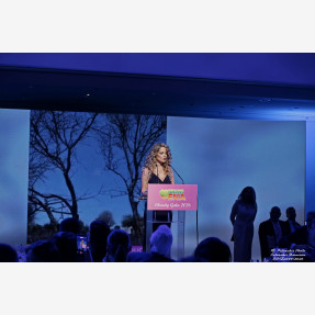 Λαμπερό Charity Gala Dinner από την κοινωνική οργάνωση «Είμαστε Ένα», για τη στήριξη του Γενικού Νοσοκομείου Παίδων “Η Αγία Σοφία”, υπό την αιγίδα του Υπουργείου Κοινωνικής Συνοχής και Οικογένειας και με τη στήριξη και αρωγή του Υπουργείου Υγείας, στο Εθνικό Μουσείο Φυσικής Ιστορίας “Γουλανδρή”.