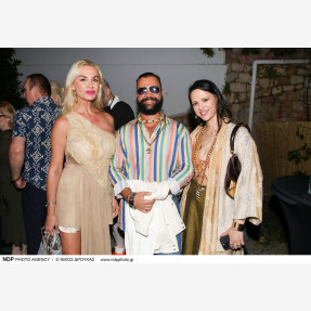 Η θρυλική boutique “Ice Cube Riviera” επέστρεψε και πραγματοποίησε τα λαμπερά της εγκαίνια εντός του “Grand Resort Lagonisi”