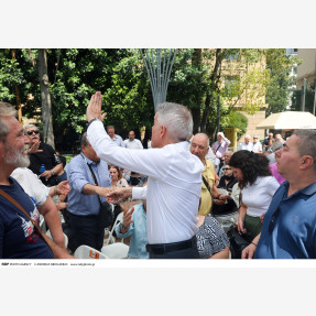 Με φόντο την Παλαιά Βουλή, πλήθος πολιτών και γνωστές προσωπικότητες συμμετείχαν σε έναν “διάλογο για την Αθήνα”, που διοργάνωσε με μεγάλη επιτυχία ο Χρήστος Τεντόμας, Αντιπρόεδρος του Δημοτικού συμβουλίου.