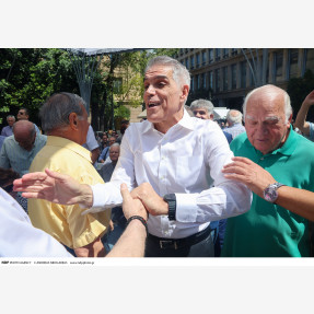 Με φόντο την Παλαιά Βουλή, πλήθος πολιτών και γνωστές προσωπικότητες συμμετείχαν σε έναν “διάλογο για την Αθήνα”, που διοργάνωσε με μεγάλη επιτυχία ο Χρήστος Τεντόμας, Αντιπρόεδρος του Δημοτικού συμβουλίου.