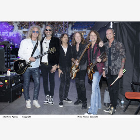 Ολυμπιακό Κέντρο Αντισφαίρισης-Συναυλία Foreigner